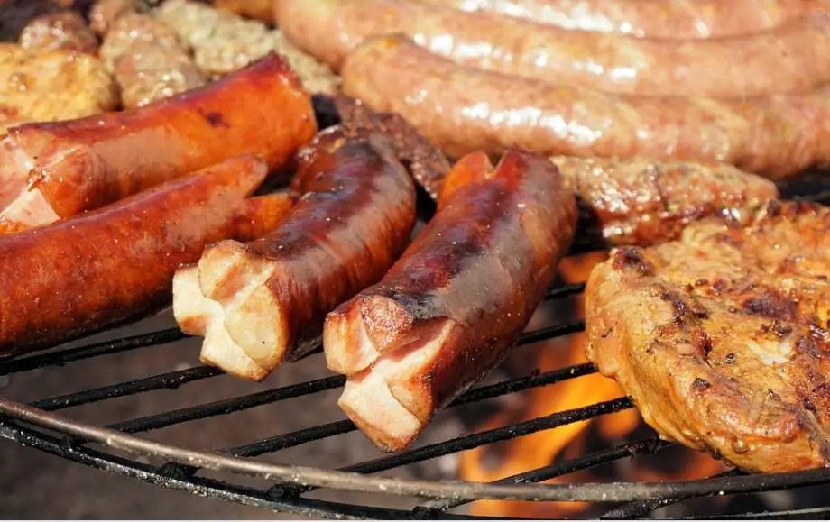 can you freeze hot dogs-image from pixabay by webandi.png