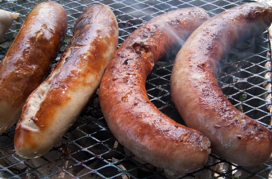 how long is sausage good for in the fridge -image from pixabay by Monsterkoi.png